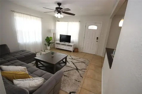 1918 W Walnut Street Tampa FL 33607
