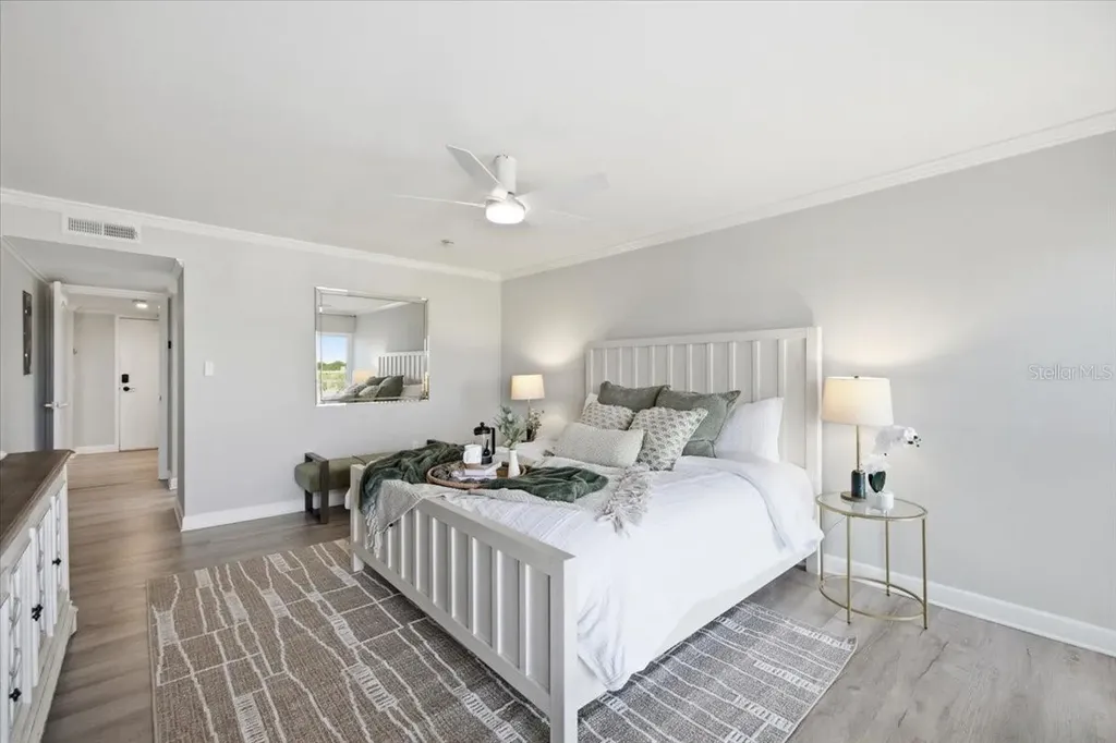 4908 38th Way S St Petersburg FL 33711