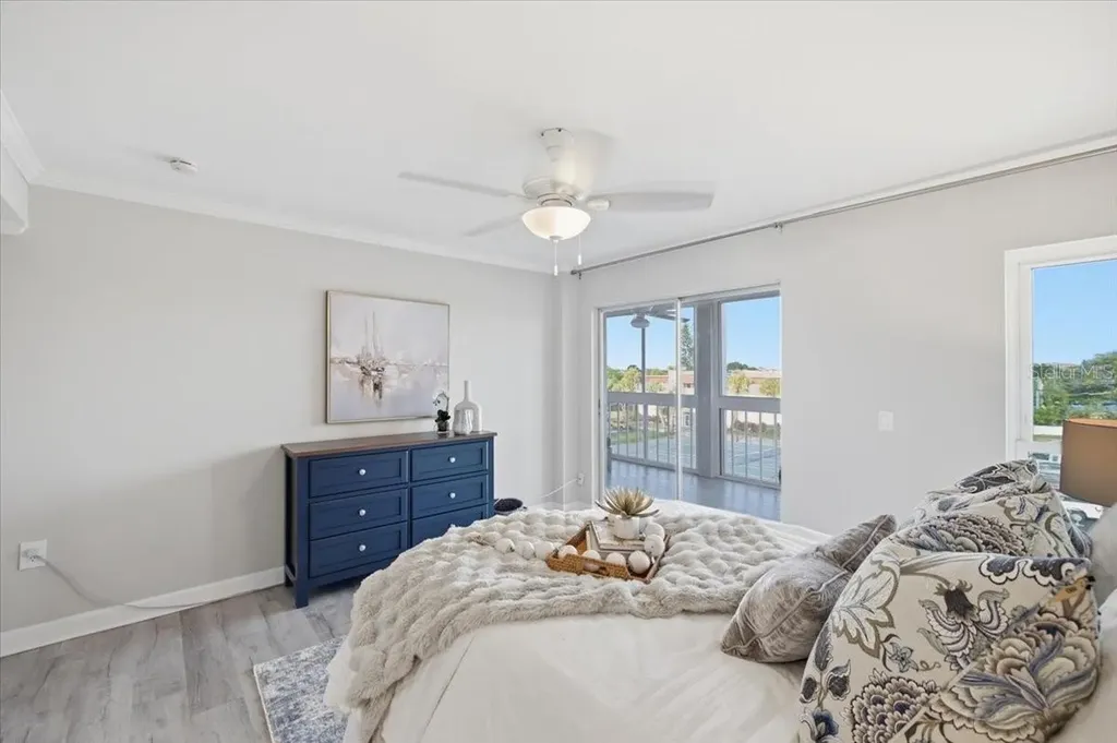4908 38th Way S St Petersburg FL 33711