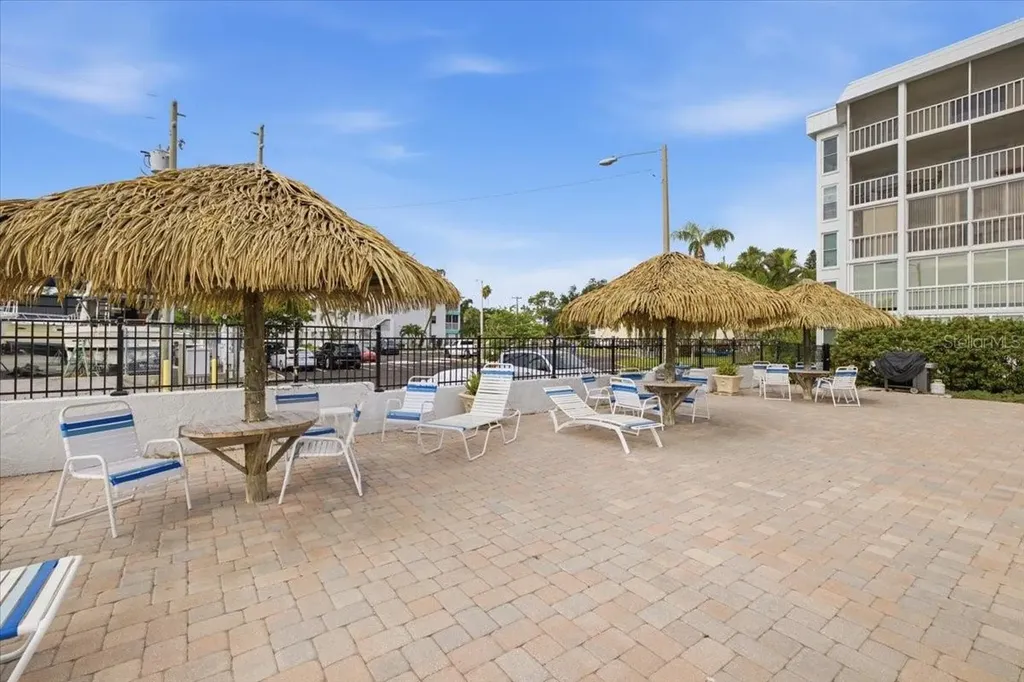 4908 38th Way S St Petersburg FL 33711