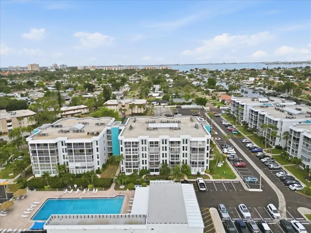 4908 38th Way S St Petersburg FL 33711