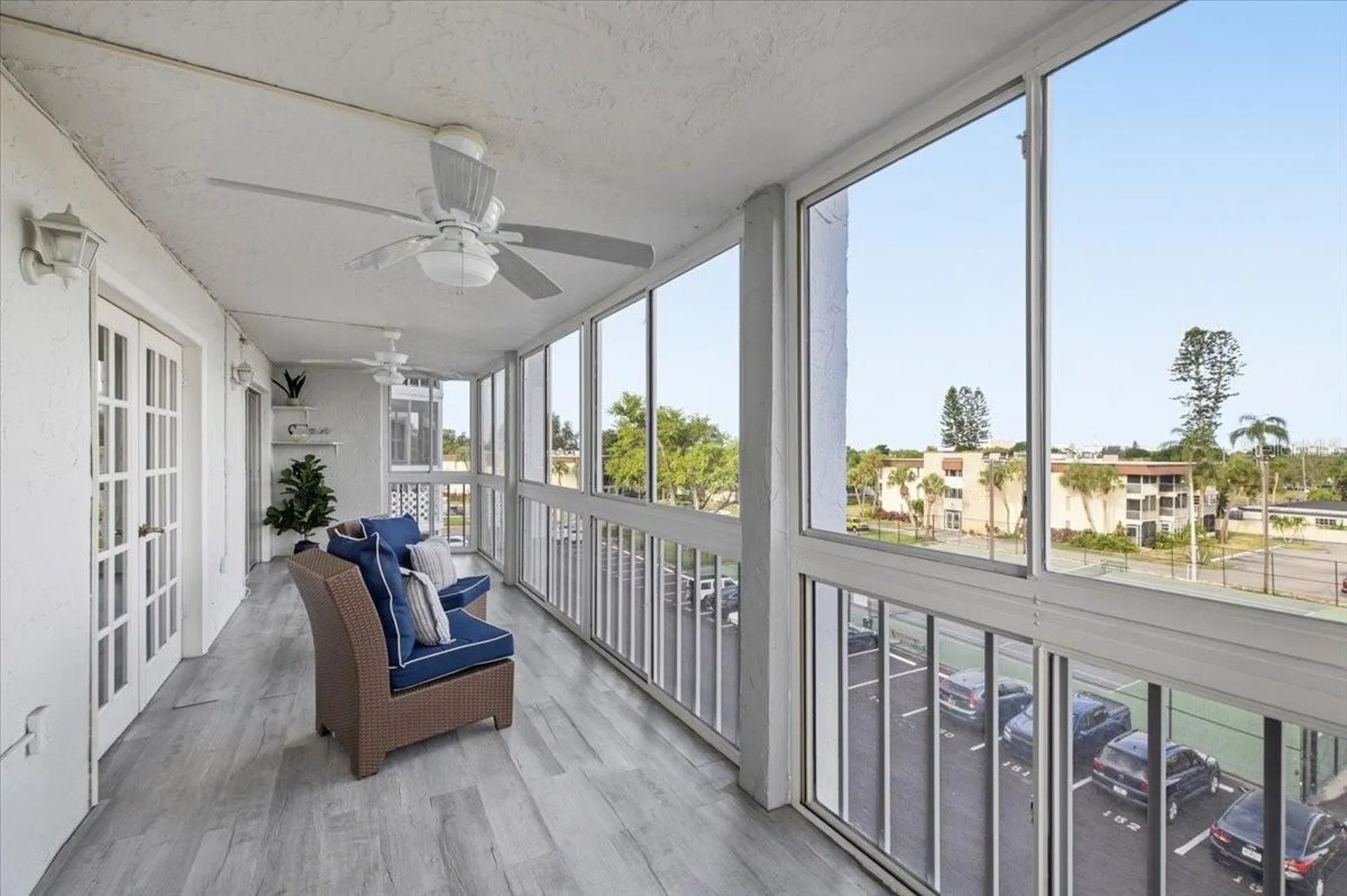4908 38th Way S St Petersburg FL 33711