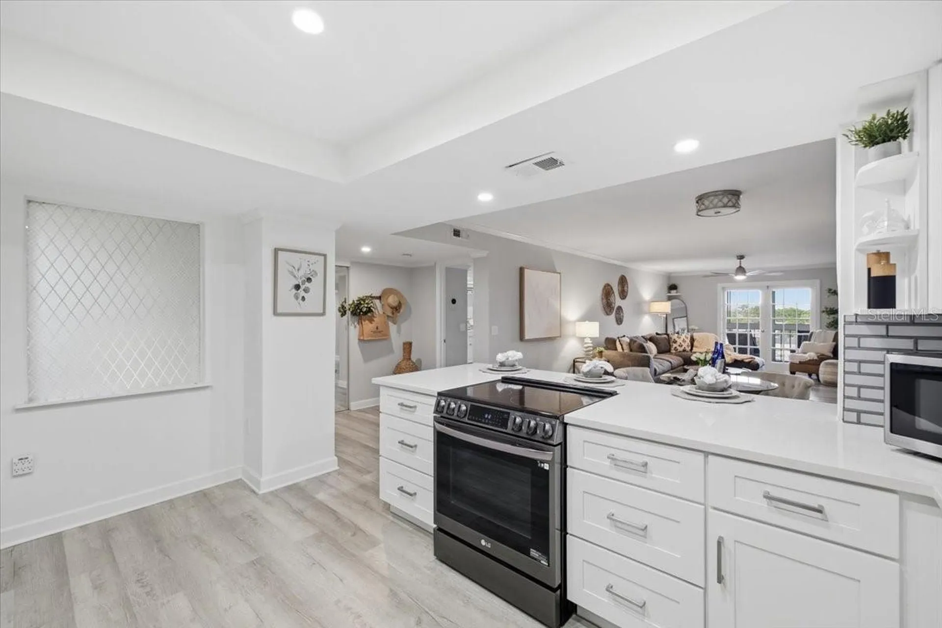 4908 38th Way S St Petersburg FL 33711