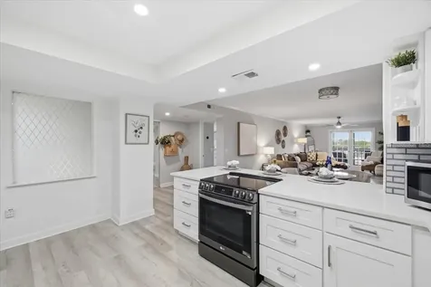4908 38th Way S St Petersburg FL 33711