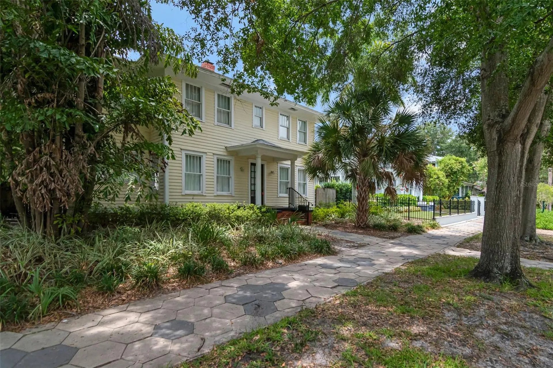 126 8th Avenue NE St Petersburg FL 33701