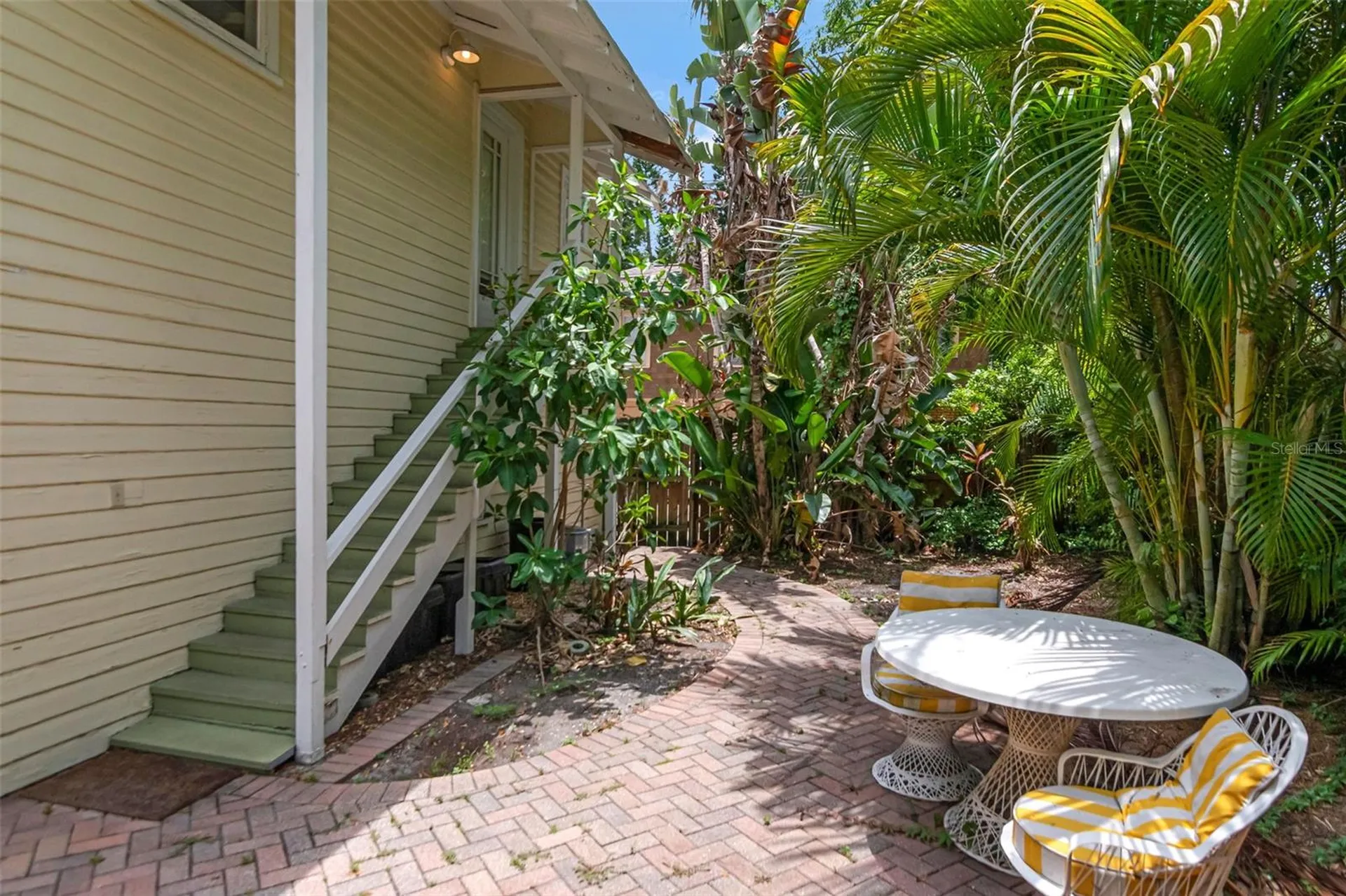 126 8th Avenue NE St Petersburg FL 33701