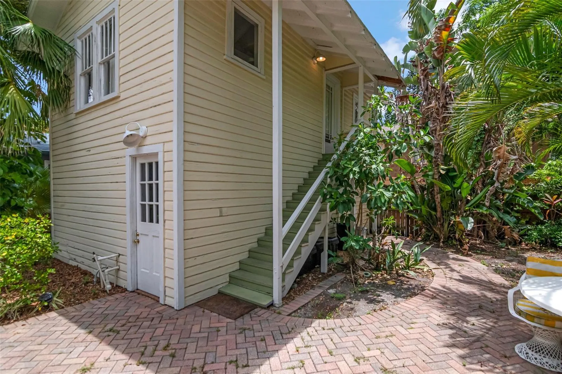 126 8th Avenue NE St Petersburg FL 33701