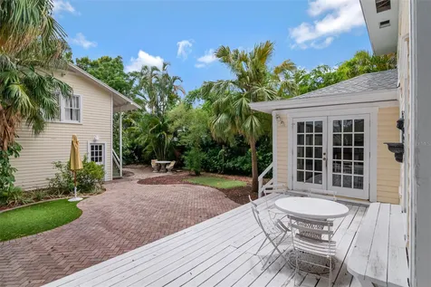 126 8th Avenue NE St Petersburg FL 33701
