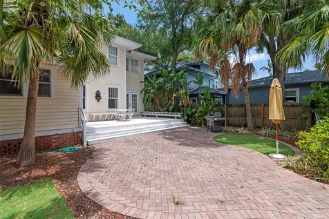 126 8th Avenue NE St Petersburg FL 33701