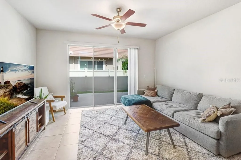 5036 Blue Latan Lane Tampa FL 33610