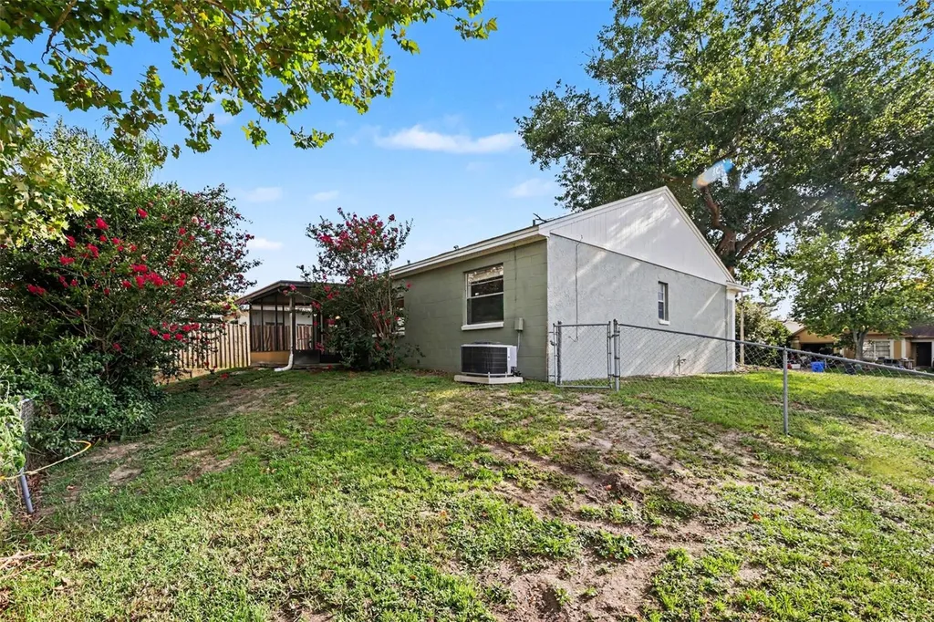 301 Regal Park Drive Valrico FL 33594
