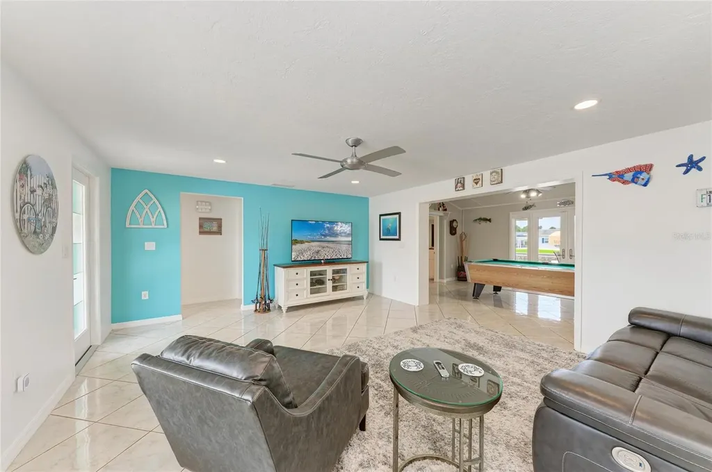 9907 Royal Palm Drive Bradenton FL 34210