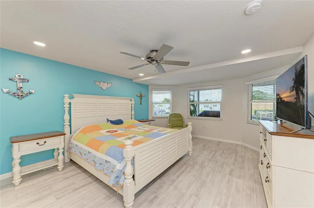 9907 Royal Palm Drive Bradenton FL 34210