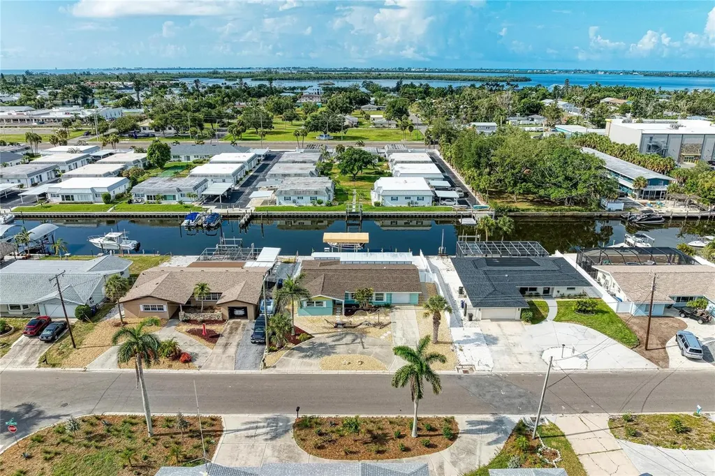9907 Royal Palm Drive Bradenton FL 34210