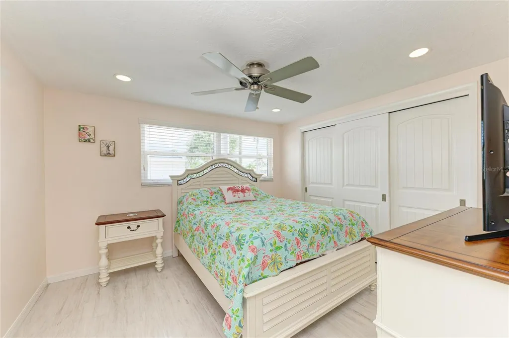 9907 Royal Palm Drive Bradenton FL 34210