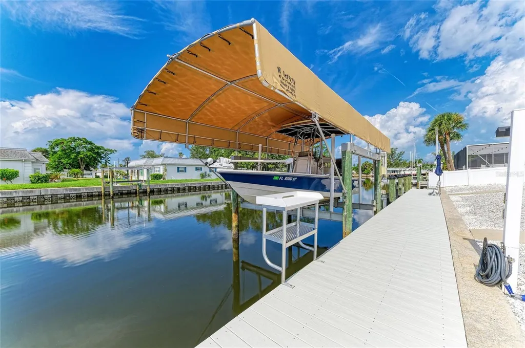 9907 Royal Palm Drive Bradenton FL 34210
