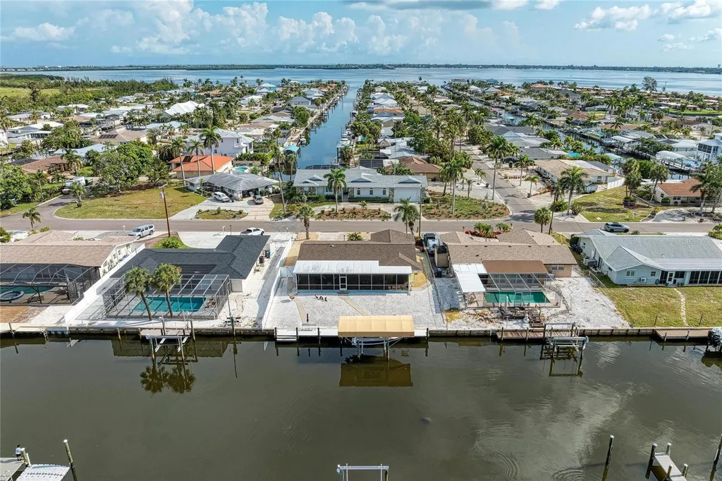 9907 Royal Palm Drive Bradenton FL 34210