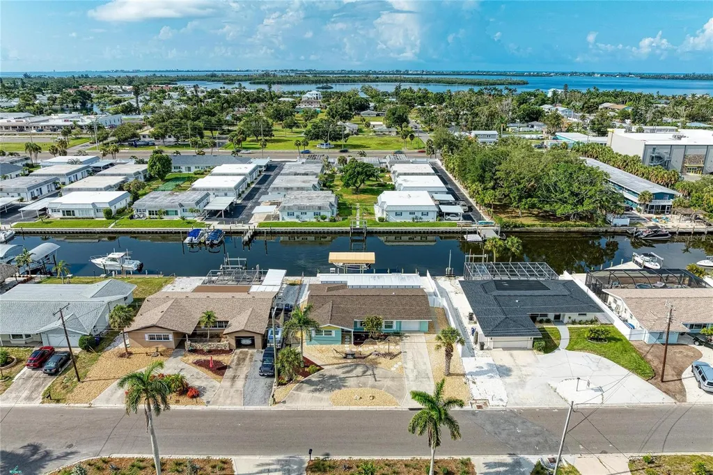9907 Royal Palm Drive Bradenton FL 34210