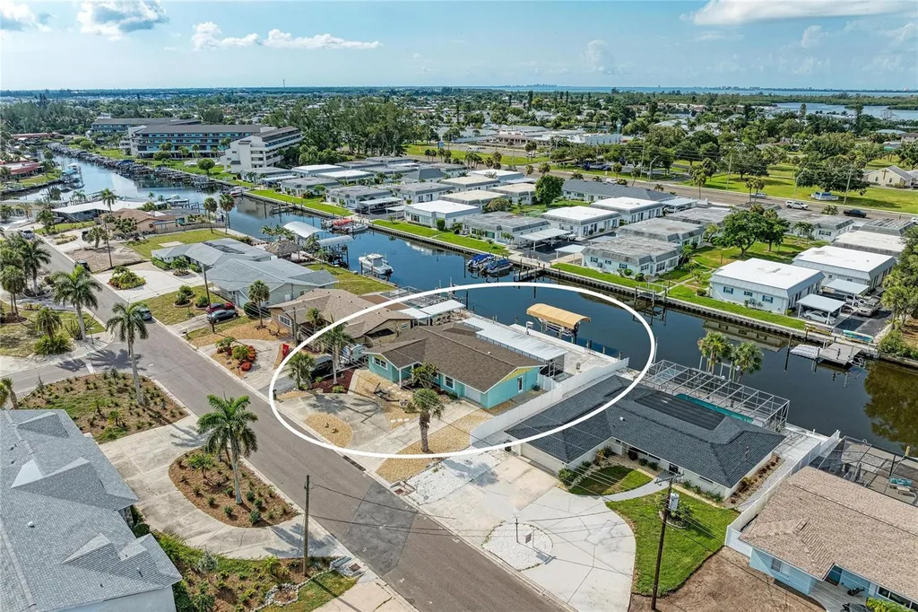 9907 Royal Palm Drive Bradenton FL 34210
