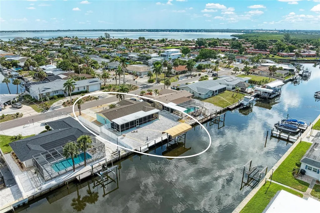 9907 Royal Palm Drive Bradenton FL 34210