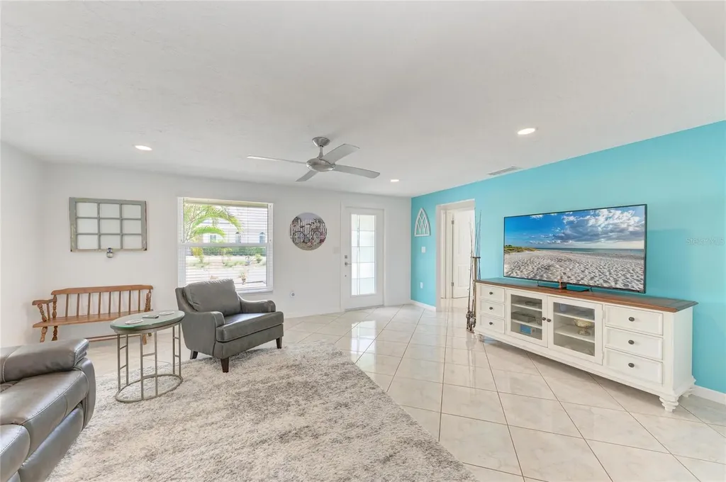 9907 Royal Palm Drive Bradenton FL 34210