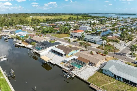 9907 Royal Palm Drive Bradenton FL 34210