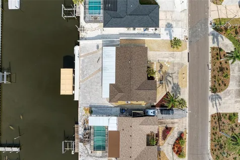 9907 Royal Palm Drive Bradenton FL 34210
