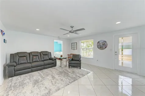 9907 Royal Palm Drive Bradenton FL 34210