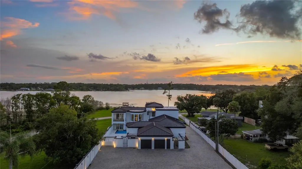 736 Lake Winnemissett Drive Deland FL 32724