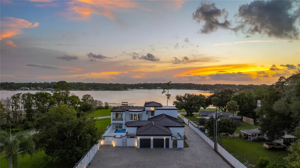 736 Lake Winnemissett Drive Deland FL 32724