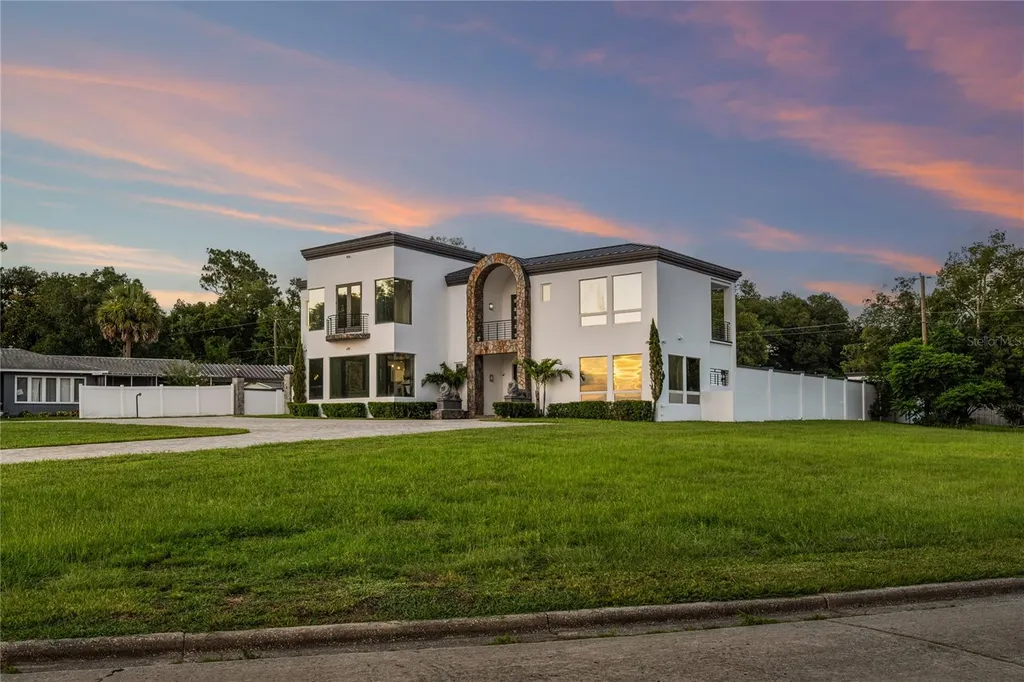 736 Lake Winnemissett Drive Deland FL 32724