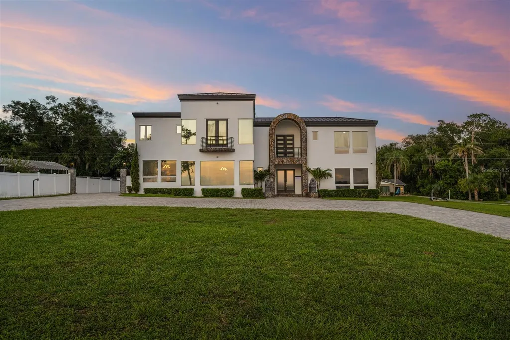 736 Lake Winnemissett Drive Deland FL 32724