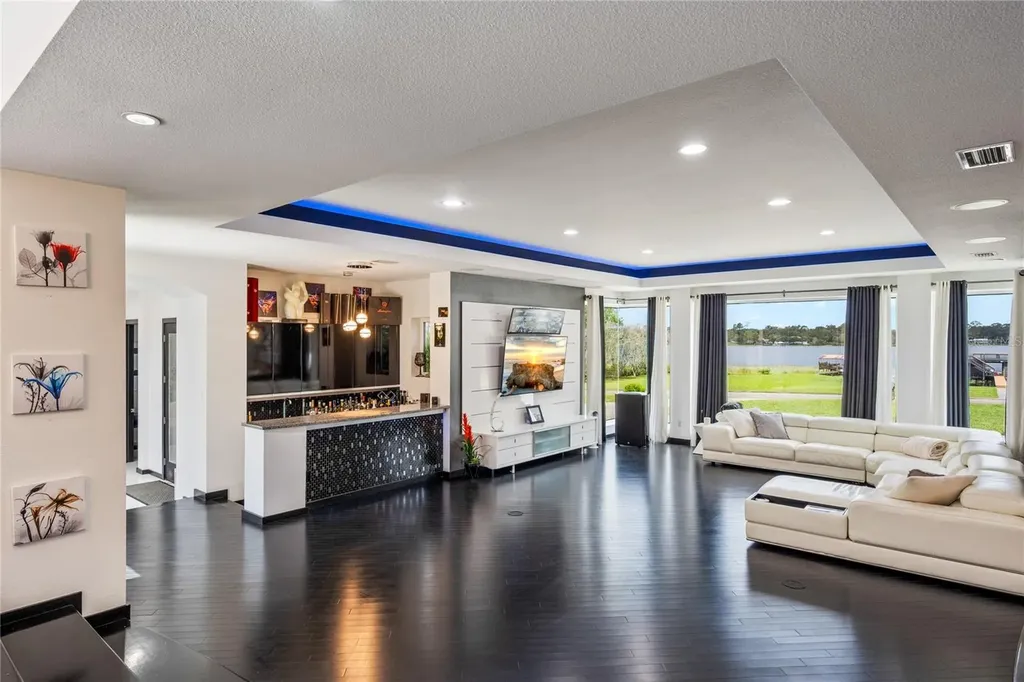 736 Lake Winnemissett Drive Deland FL 32724