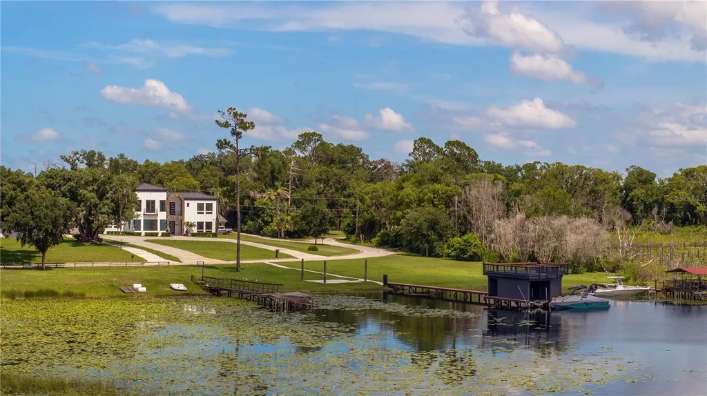 736 Lake Winnemissett Drive Deland FL 32724