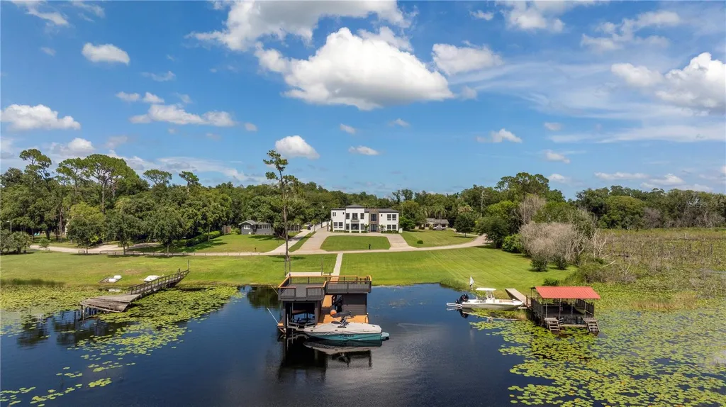 736 Lake Winnemissett Drive Deland FL 32724