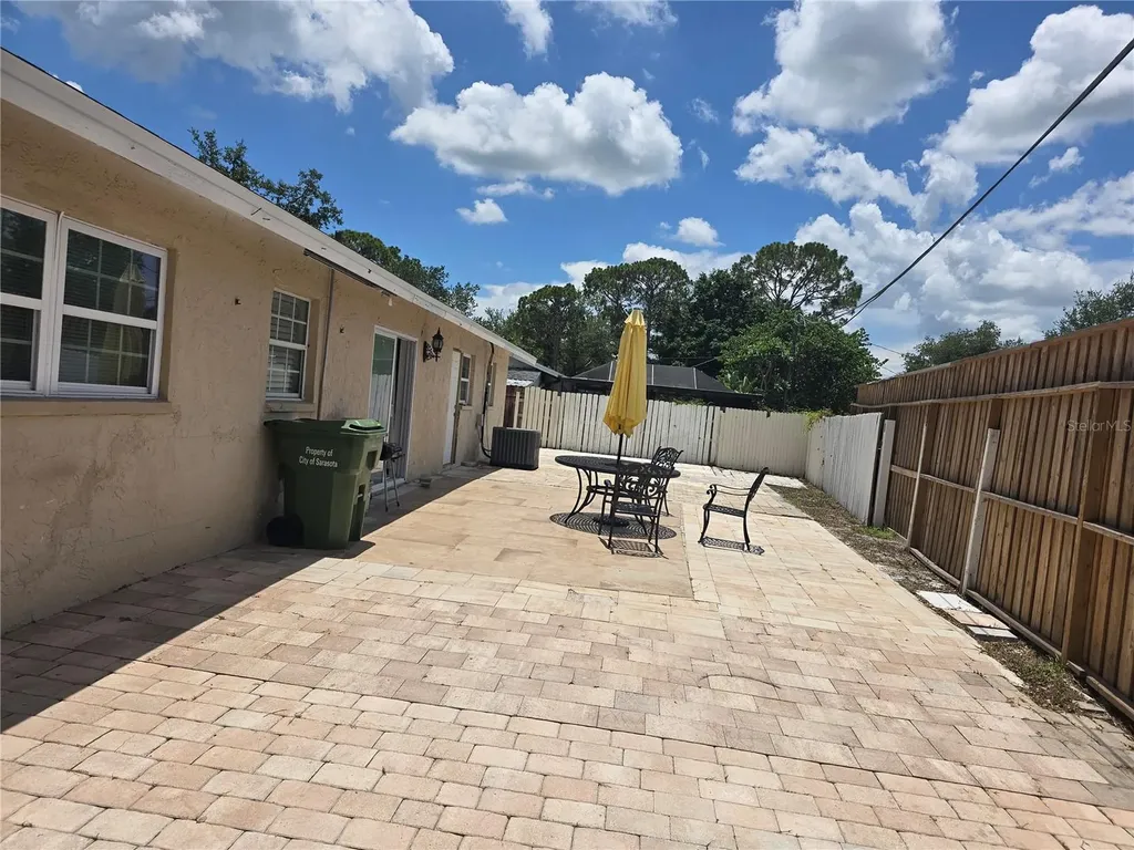 537 Melody Circle Sarasota FL 34237