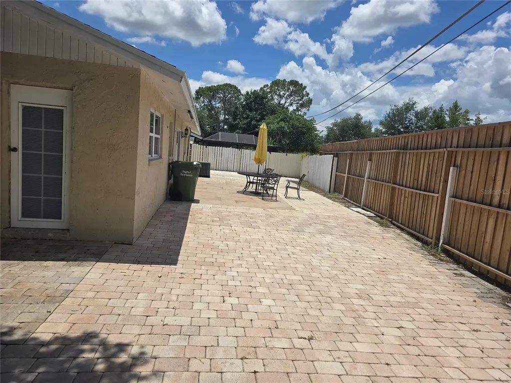 537 Melody Circle Sarasota FL 34237
