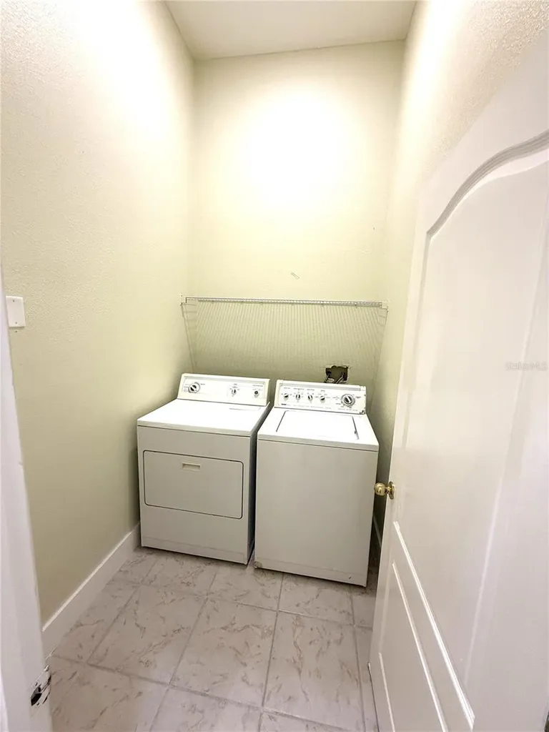 4207 Andover Cay Boulevard Orlando FL 32825