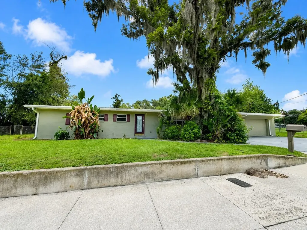 910 W 8th Street Lakeland FL 33805