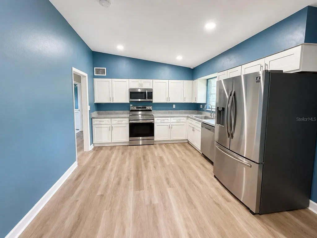 910 W 8th Street Lakeland FL 33805