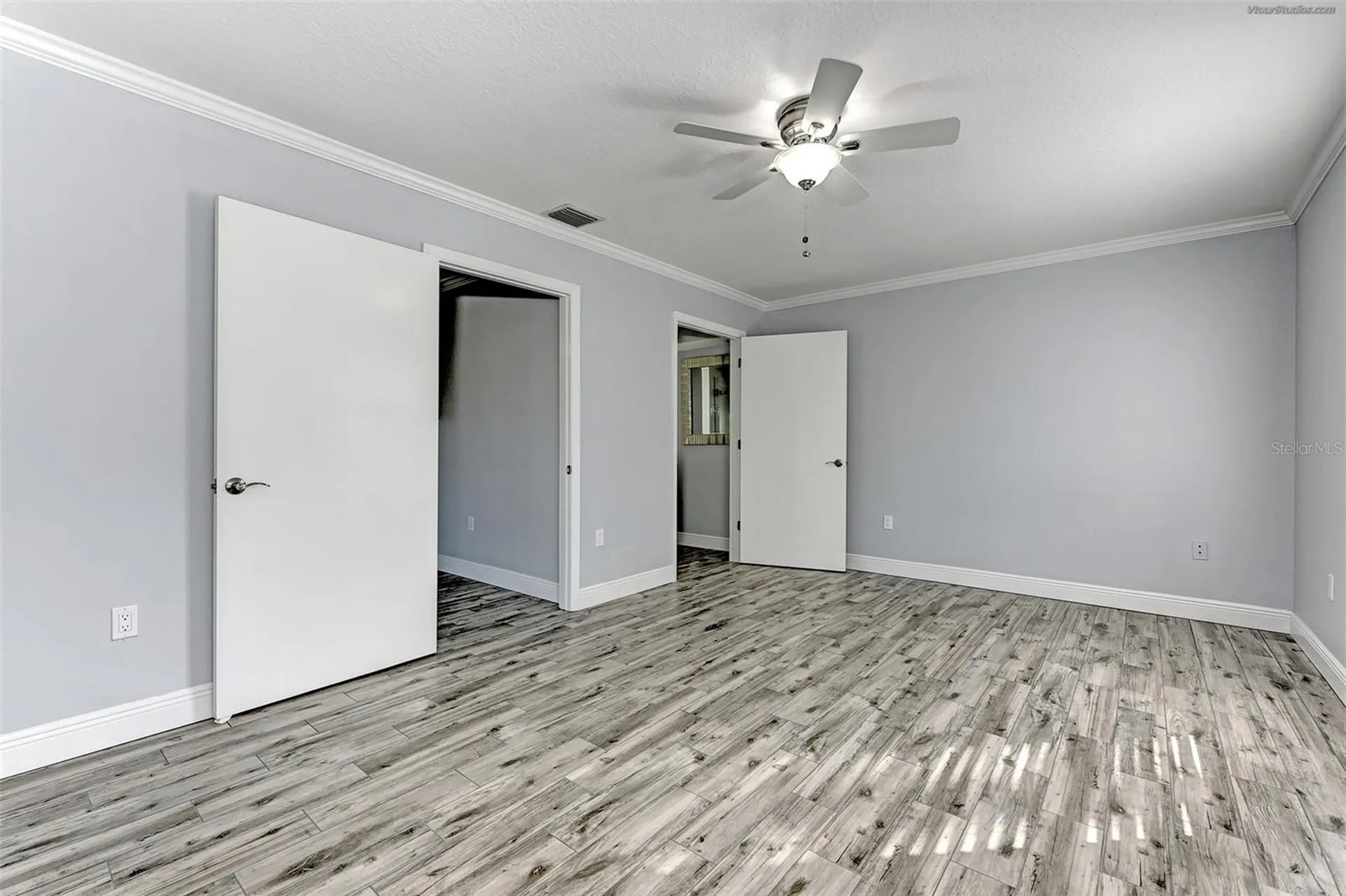 1106 Southern Pine Lane Sarasota FL 34243
