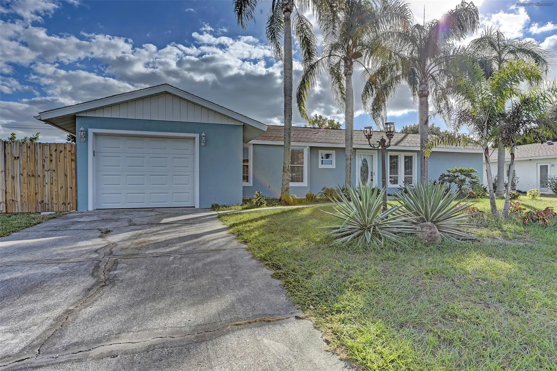 1106 Southern Pine Lane Sarasota FL 34243