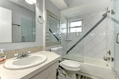 1106 Southern Pine Lane Sarasota FL 34243