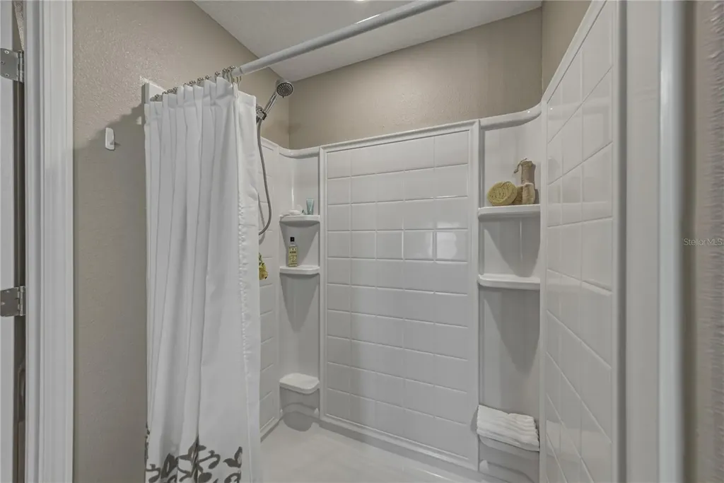 1613 Redmond Brook Lane Ruskin FL 33570