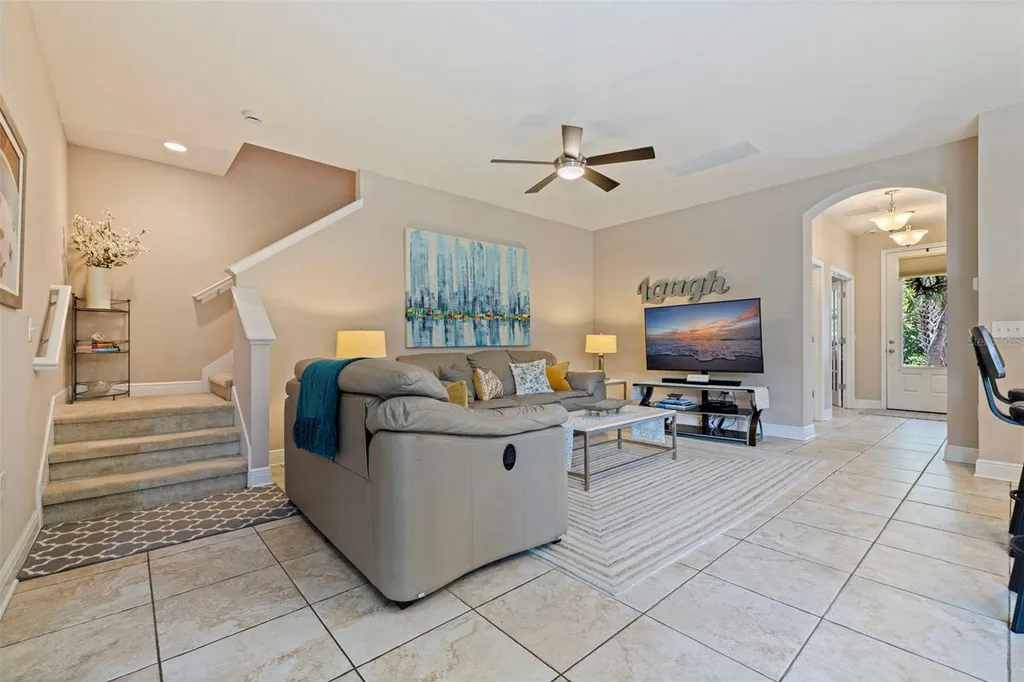 1110 10th Street N St Petersburg FL 33705