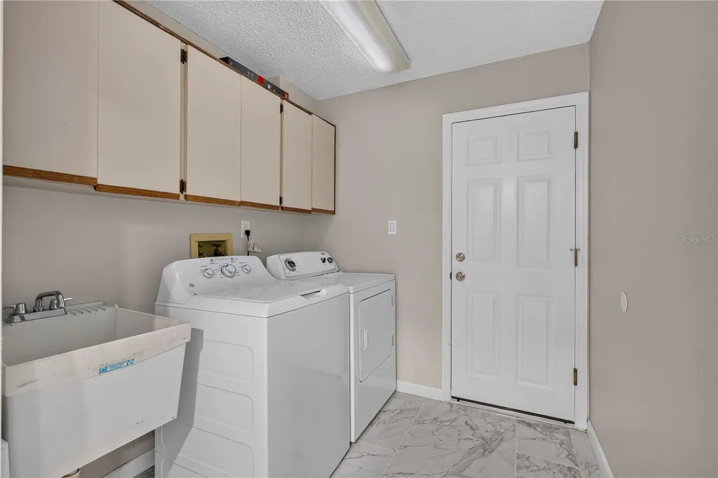 4831 Blue Jay Circle Palm Harbor FL 34683