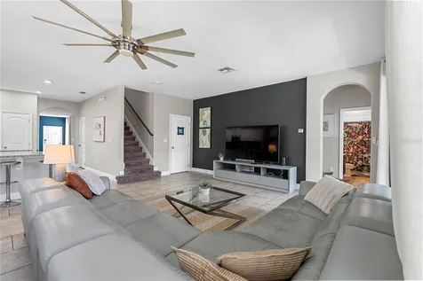 4200 Oaktree Drive Davenport FL 33837