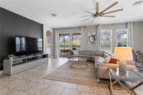 4200 Oaktree Drive Davenport FL 33837