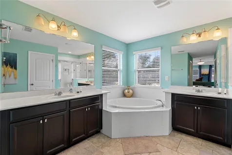 4200 Oaktree Drive Davenport FL 33837