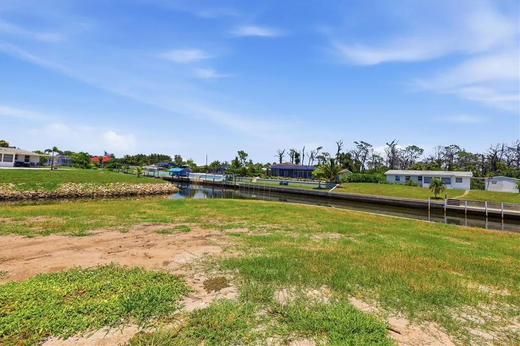 898 E 6th Street Englewood FL 34223